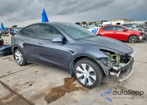 2021 Tesla Model Y z USA, uszkodzony, nr VIN 5YJYGDEE2MF065532